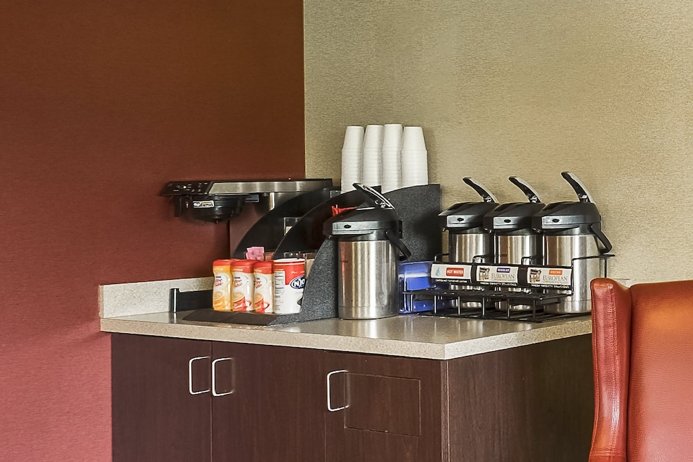 Red Roof Inn Boston Southborough Worcester - photo 5