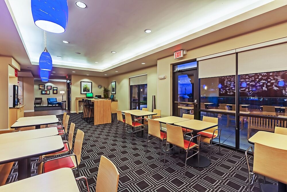 Towneplace Suites by Marriott Broken Arrow - photo 33