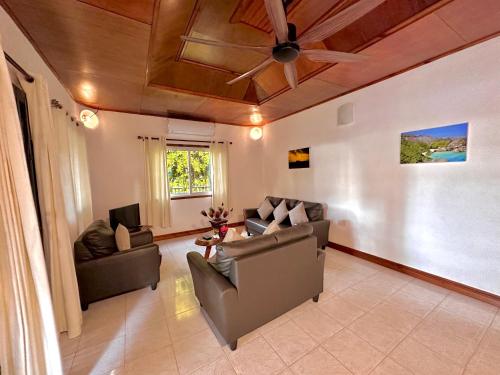 88 Days Self Catering Holidays & Accomodation — Anse Boileau — photo 3