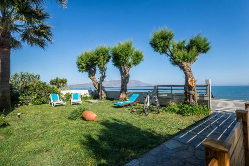 Big Blue Villa in Kisamos 10 meters from Sea — 4-Star Luxury Hotel in Kissamos, Greece