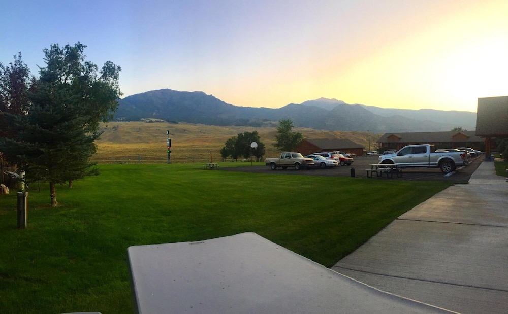 Yellowstone Village Inn and Suites - photo 15