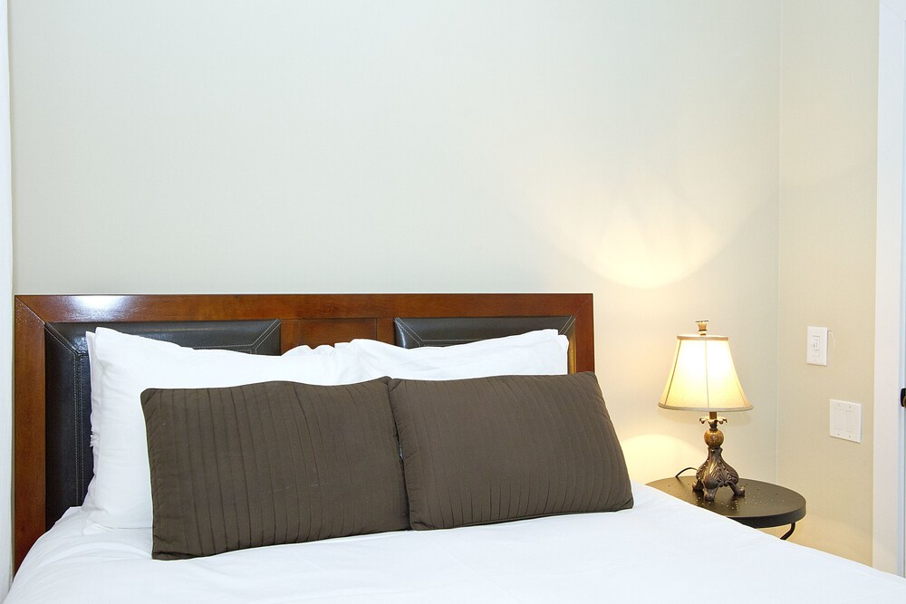 Lovely 3BR in Lake View by Sonder - photo 10