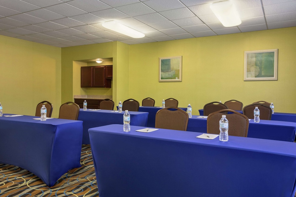 Hampton Inn Birmingham Trussville - photo 43