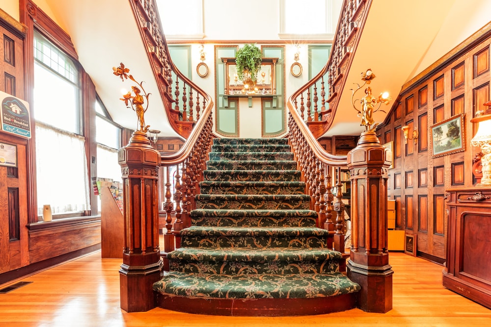 Amethyst Inn at Regents Park in Victoria, Canada