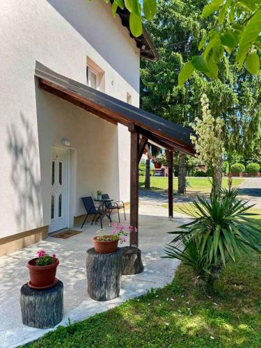 Guest house Ema — 4-Star Luxury Hotel in Rakovica, Croatia