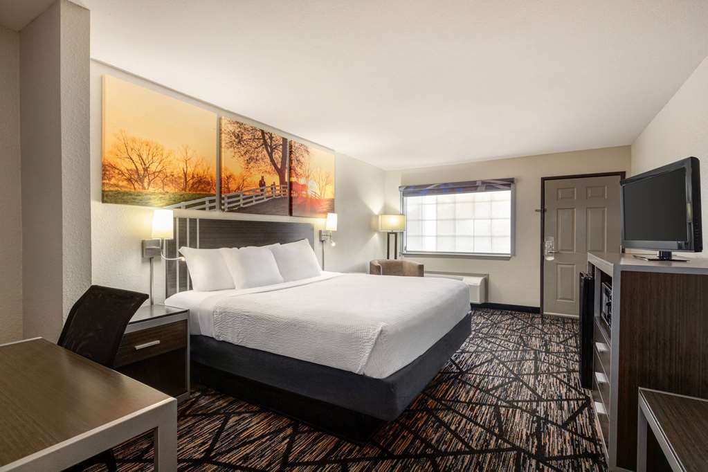 Days Inn by Wyndham San Antonio Near Fiesta Park - photo 13