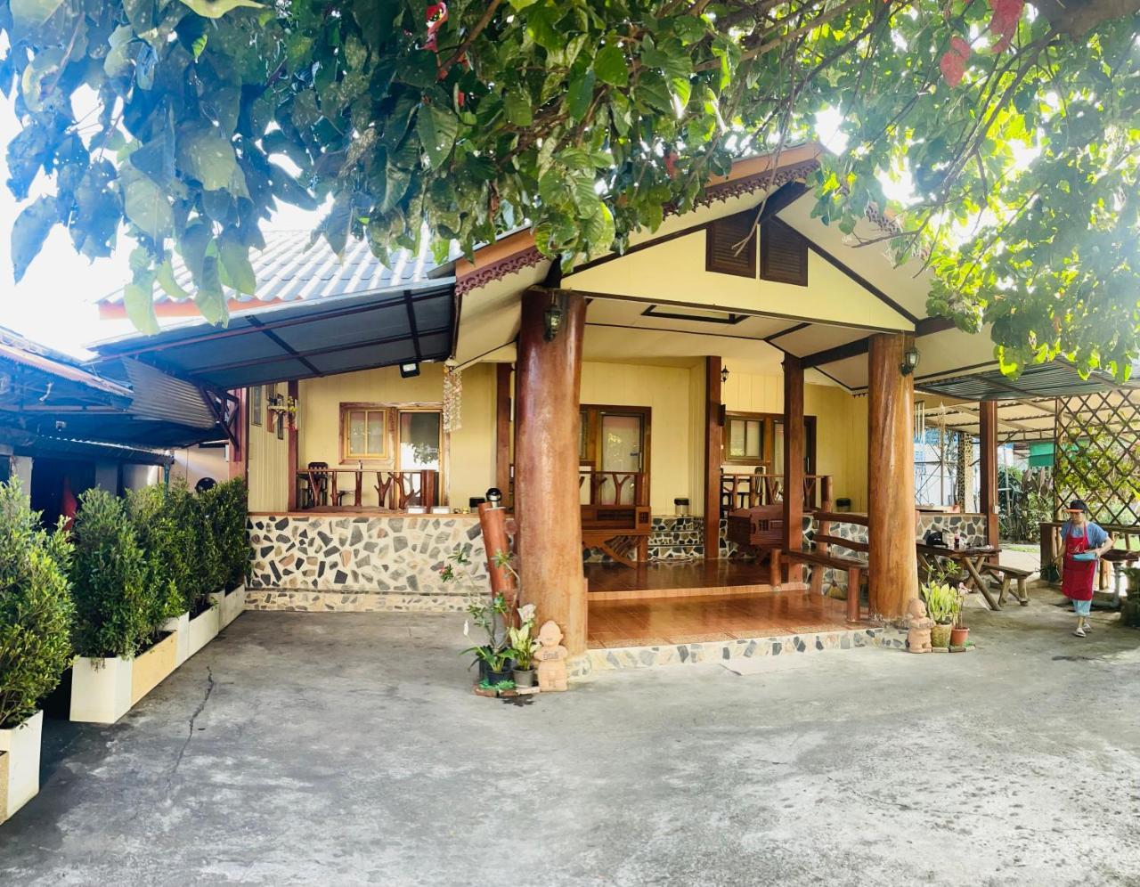 Lungsonhouse Pai in Pai, Thailand