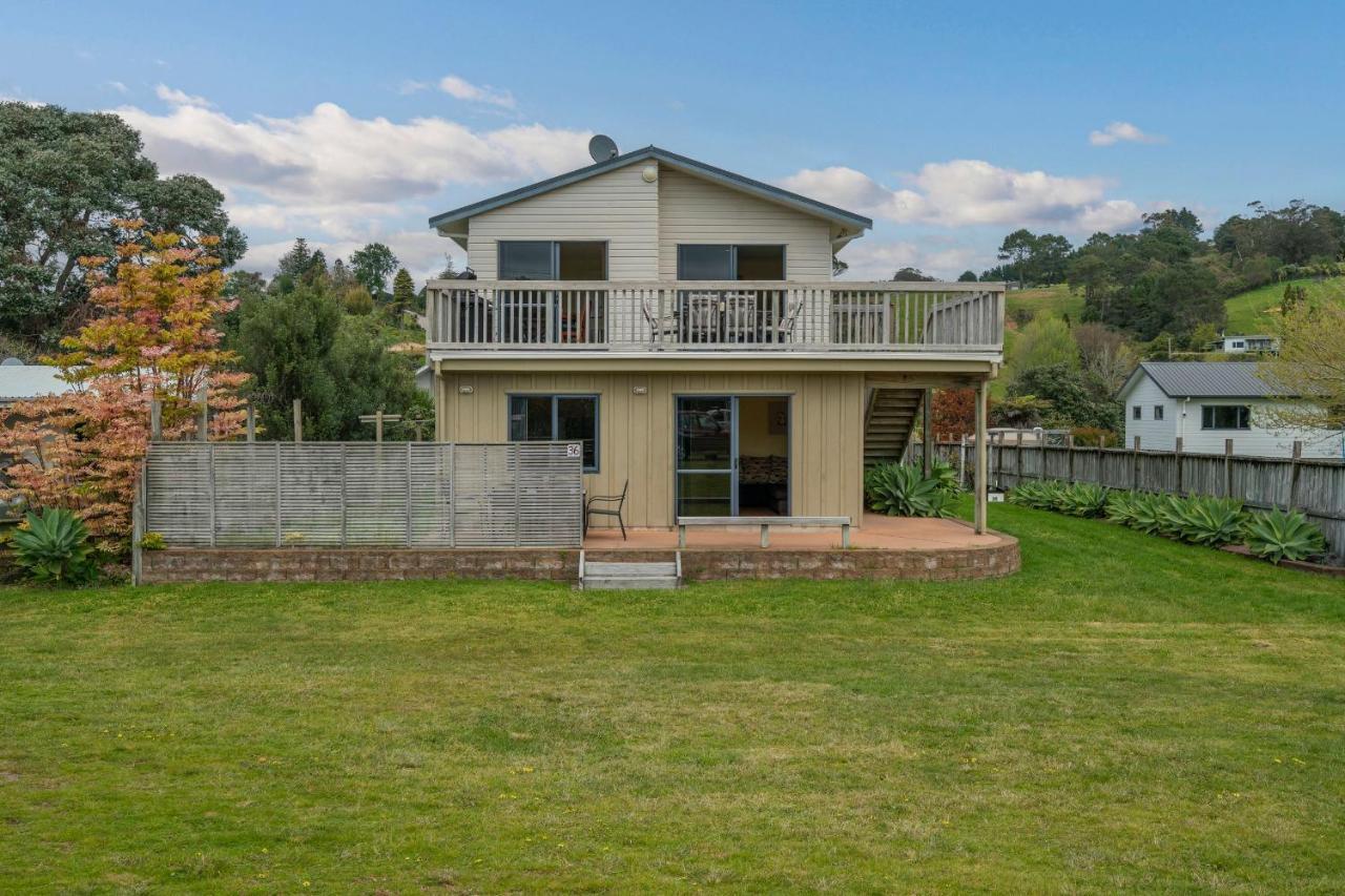 Hosts on the Coast Laze Away on Cook in Whitianga, New Zealand