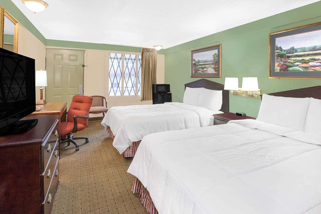 Knights Inn Battle Creek - photo 10