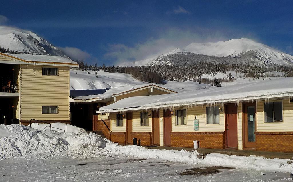 1St Interstate Inn - photo 4
