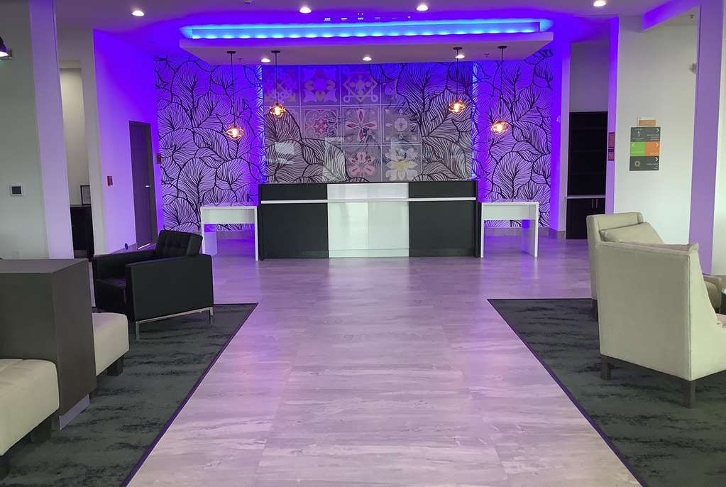 La Quinta Inn & Suites by Wyndham Corpus Christi Southeast - photo 3