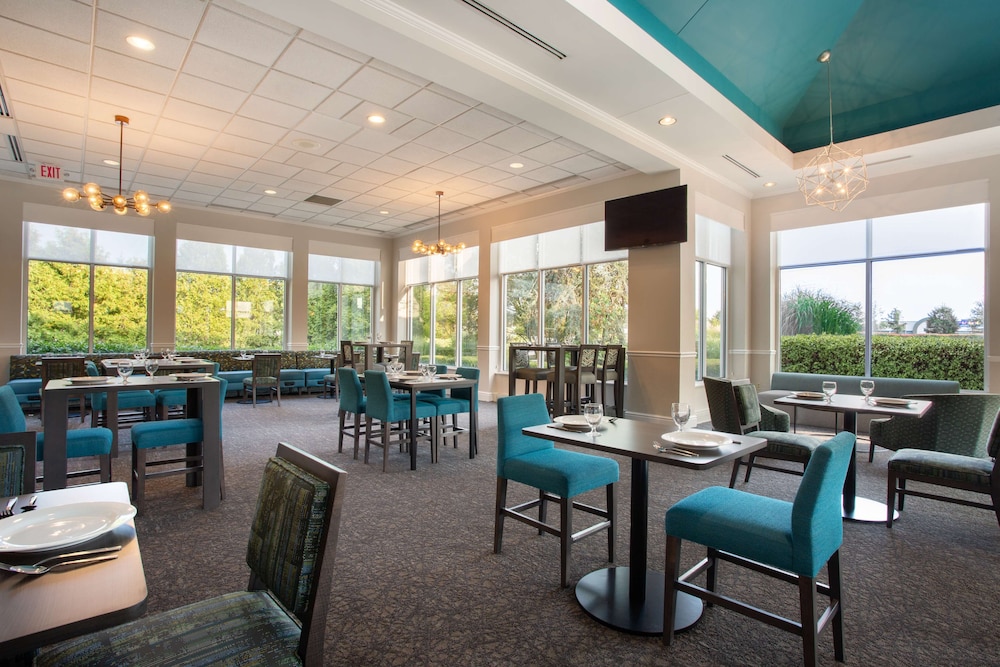 Hilton Garden Inn Islip MacArthur Airport - photo 23