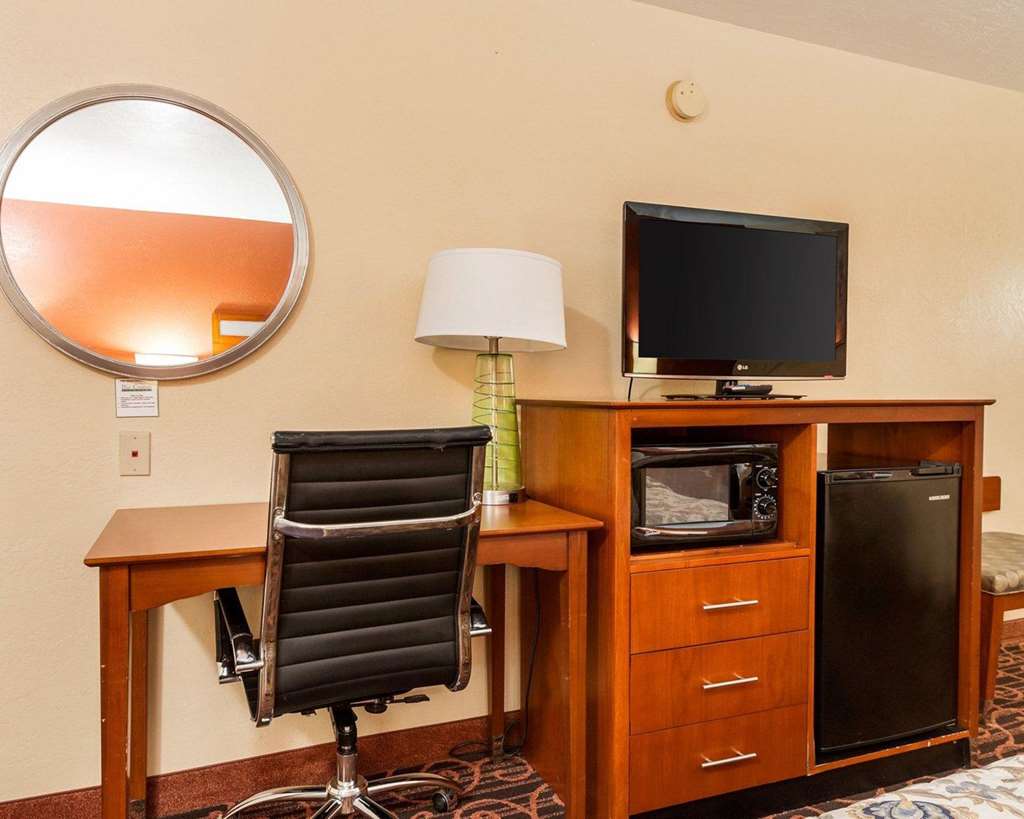 Econo Lodge Jasper - photo 15