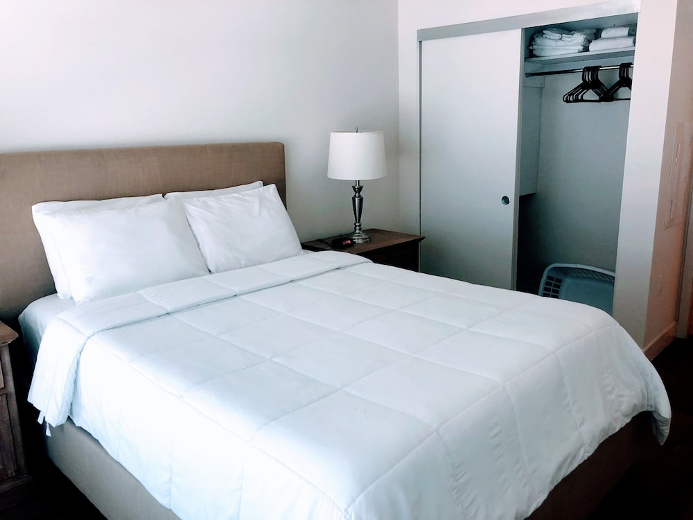Resort Style Suites in Downtown LA - photo 12