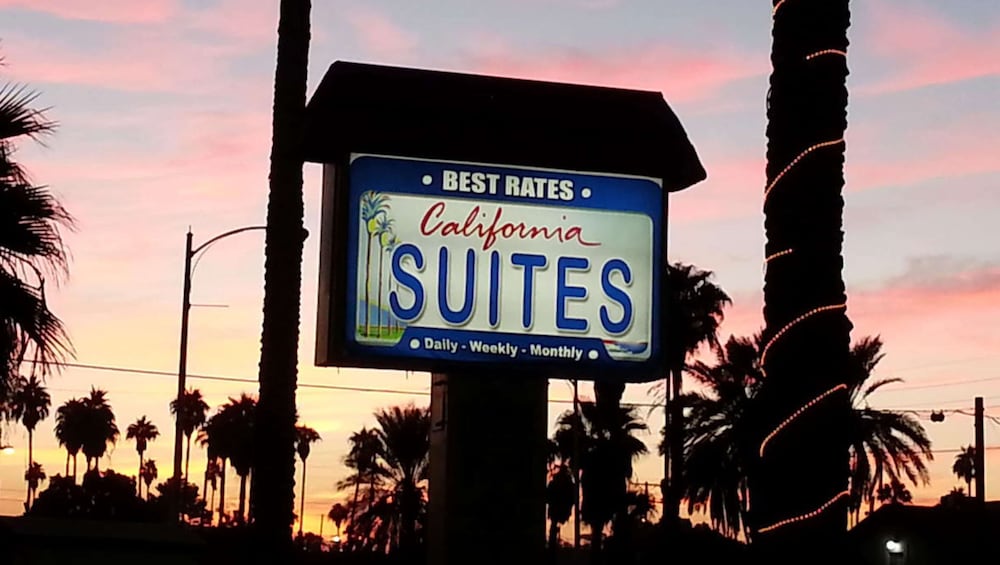 California Suites Motel - photo 32