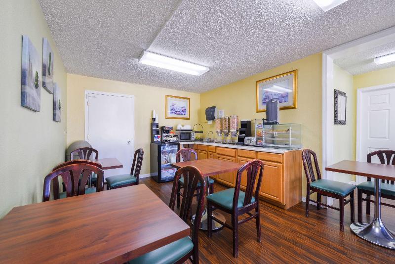 Americas Best Value Inn Airport South - photo 44