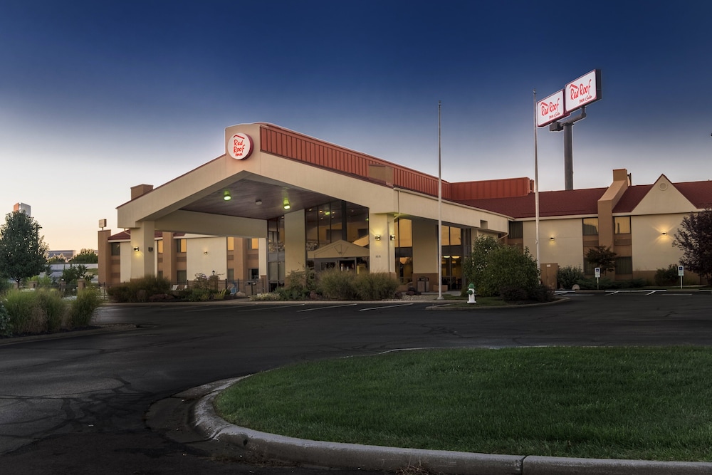 Red Roof Inn & Suites Cincinnati North Mason - featured photo