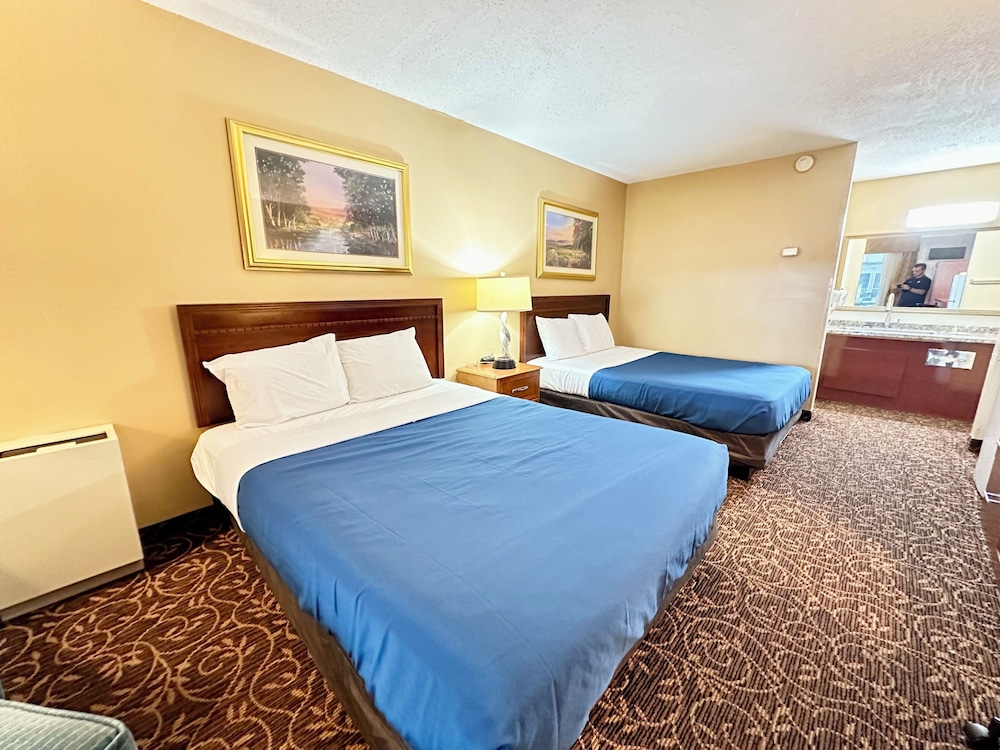 Grand Idaho Inn and Suites - photo 3