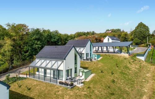 Lovely Home In Margecan With Wifi — 4-Star Luxury Hotel in None, Croatia