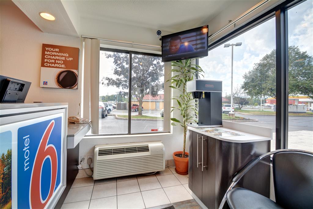 Motel 6 Southington CT Hartford - photo 22