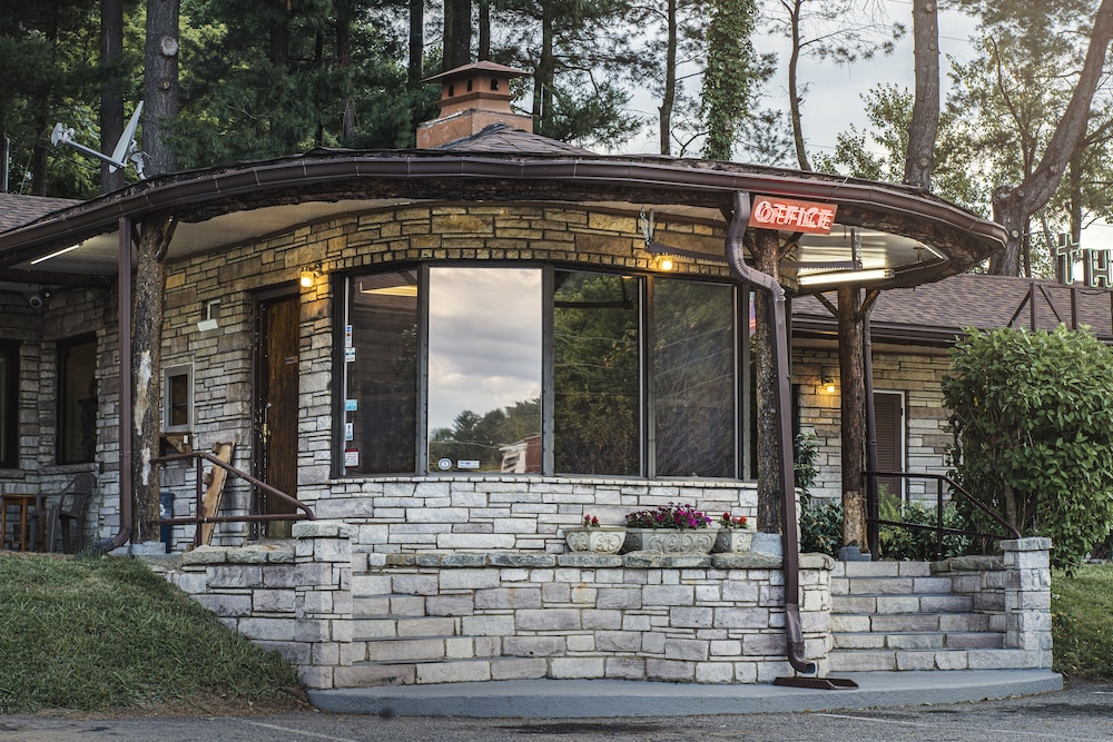 The Mountaineer Inn - photo 15