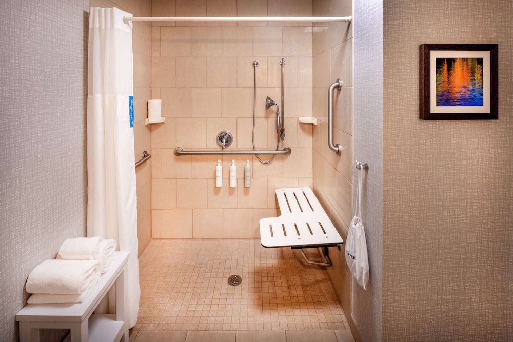 Hampton Inn Pullman - photo 21