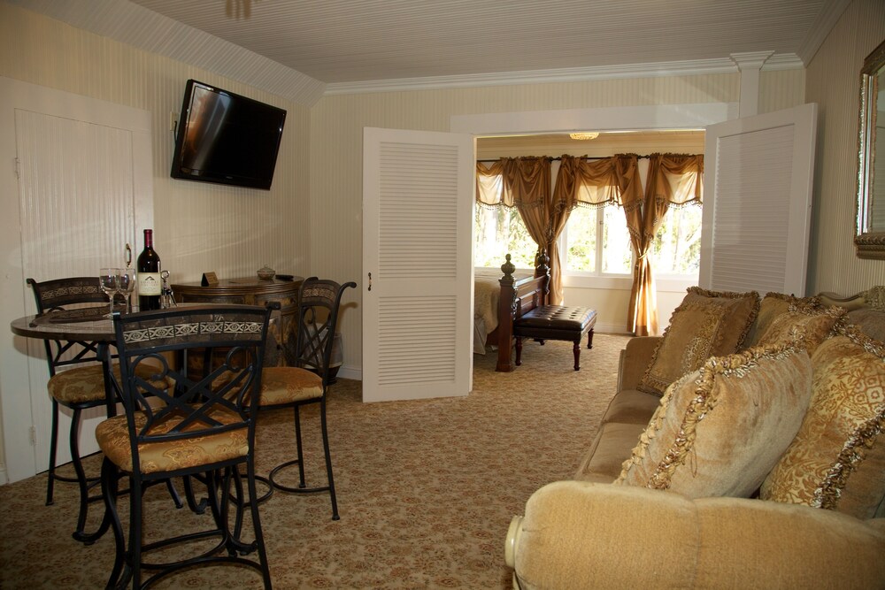 Monarch Cove Inn - photo 58