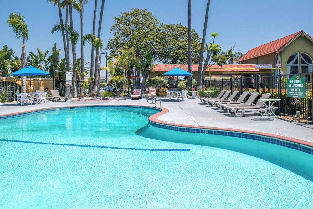 Vagabond Inn Costa Mesa - photo 19