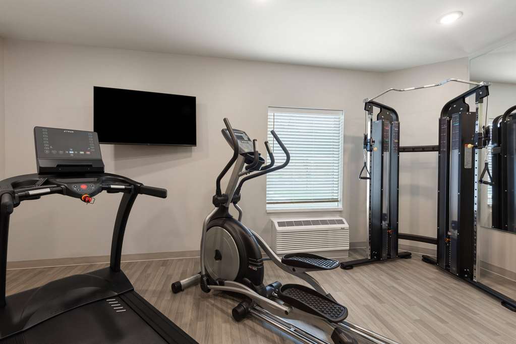 ECHO Suites Extended Stay by Wyndham Nashville Gallatin - photo 10