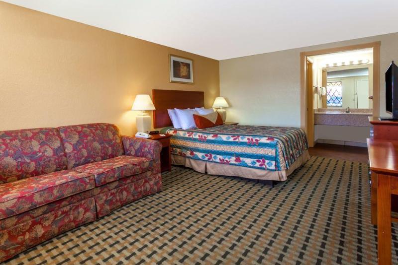 Knights Inn Seymour - photo 22