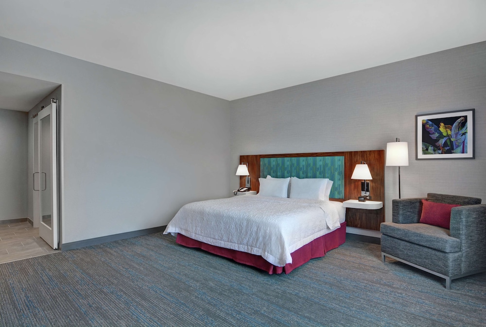 Hampton Inn & Suites Middleburg - photo 23