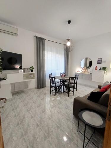 Casa Nonno Casa Vacanze — 4-Star Luxury Hotel in Rome, Italy