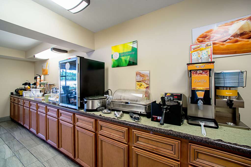 Quality Inn Near Six Flags St. Louis - photo 29
