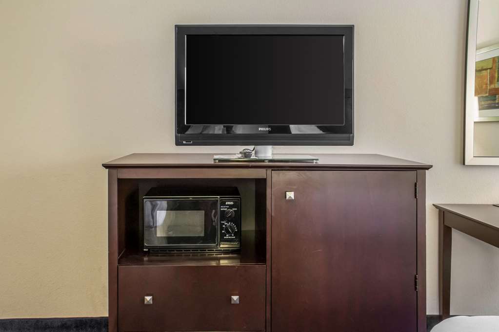 Econo Lodge Ankeny Des Moines - photo 8