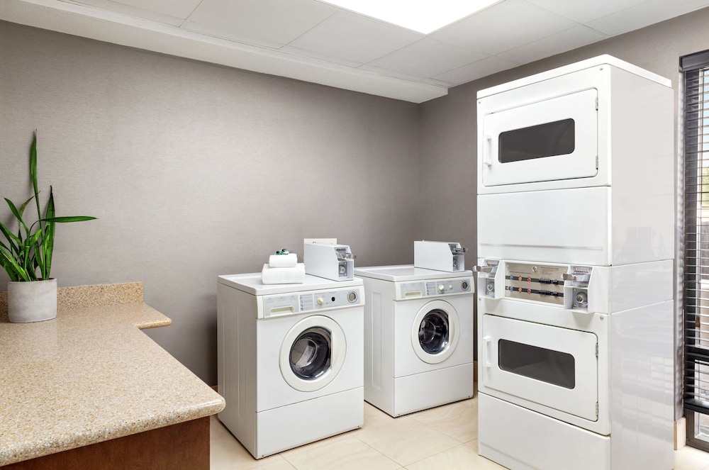 Hampton Inn Paris - photo 23