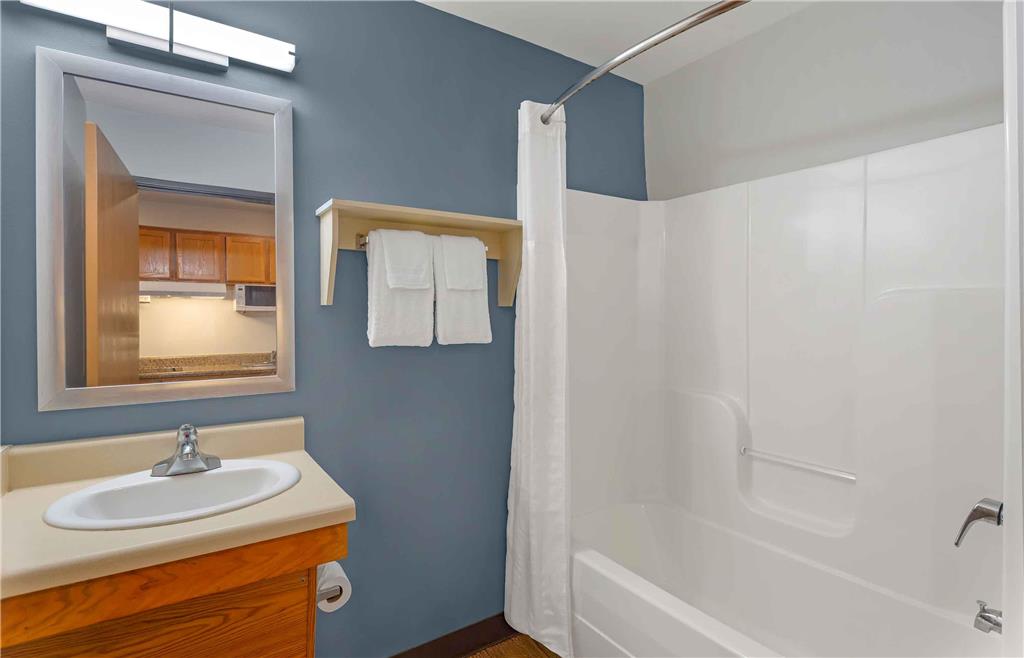 Extended Stay America Select Suites Fort Myers Northeast - photo 9