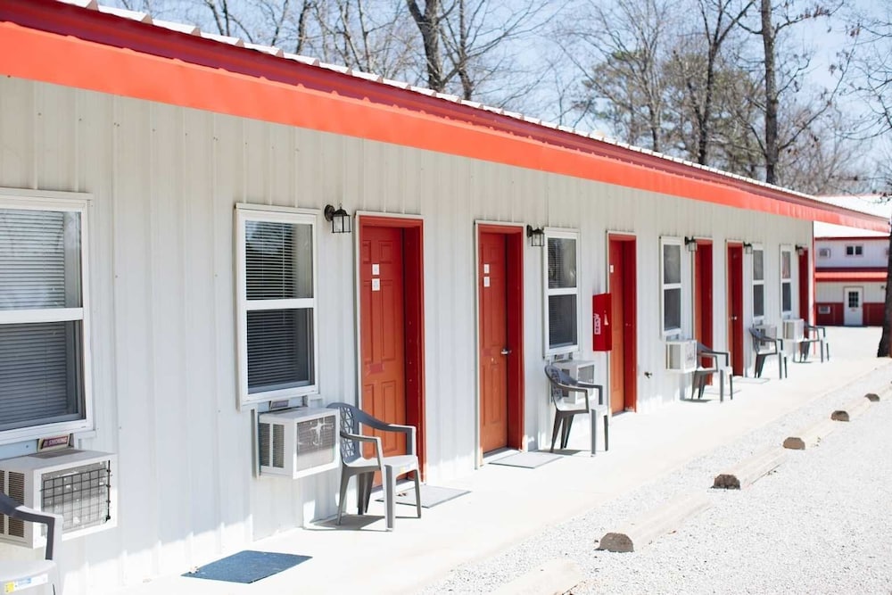 Beaver Dam Dive Shop and Resort - photo 8