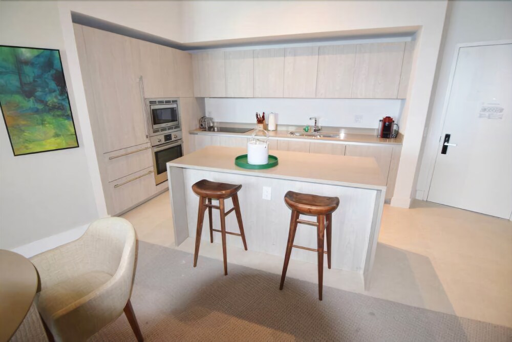 Superb Ocean & Bay View 1 Bed 1 Bath @ Hyde Beach Resort - photo 11