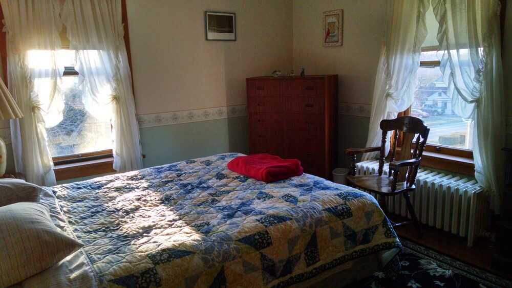 Fish & Loaves B&B - photo 12