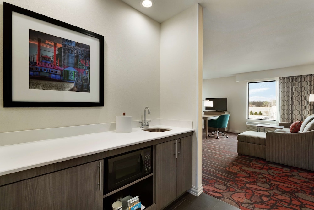 Hampton Inn & Suites St. Louis Alton - photo 7