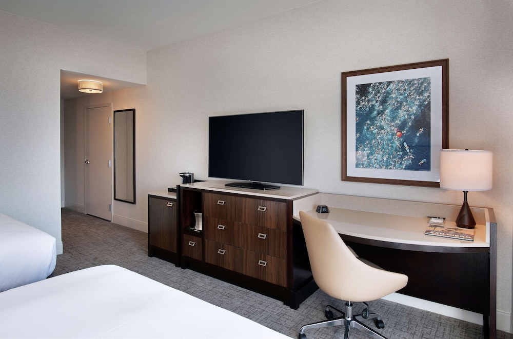 Hilton San Diego Bayfront - photo 17