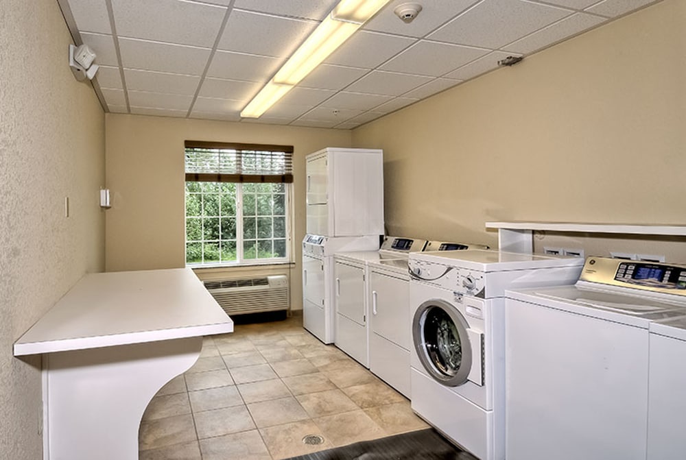Candlewood Suites Burlington South by IHG - photo 17