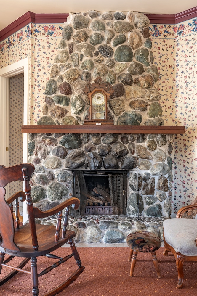 Martine Inn - photo 16