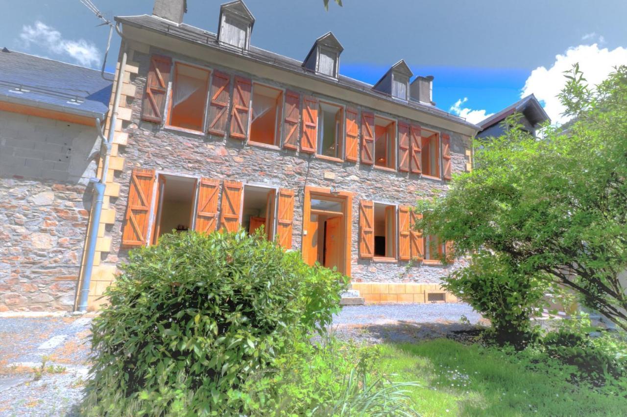 Maison Burgalat — 4-Star Luxury Hotel in Saint-Mamet-La-Salvetat, France