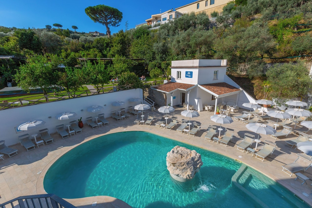 Atlantic Palace Hotel — 4-Star Luxury Hotel in Sorrento, Italy