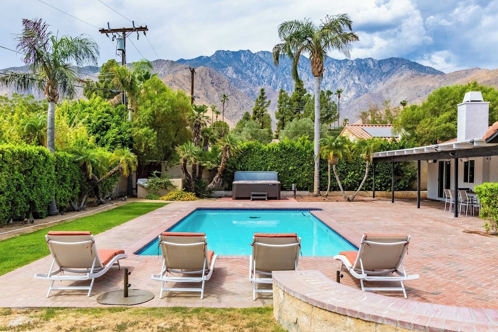 Catalina by AvantStay Fully Remodeled Palm Springs Haven Pool Permit3432 - photo 33