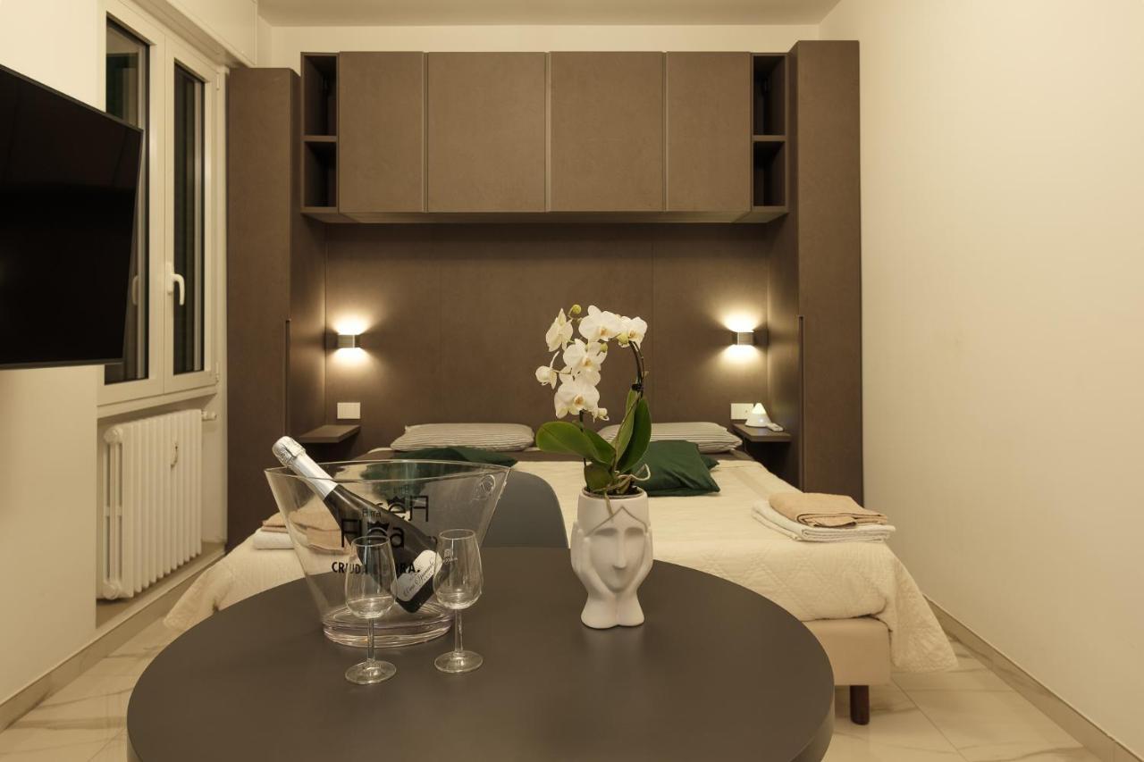 Zeus 08: Splendido Monolocale Zona San Siro — 4-Star Luxury Hotel in Milan, Italy
