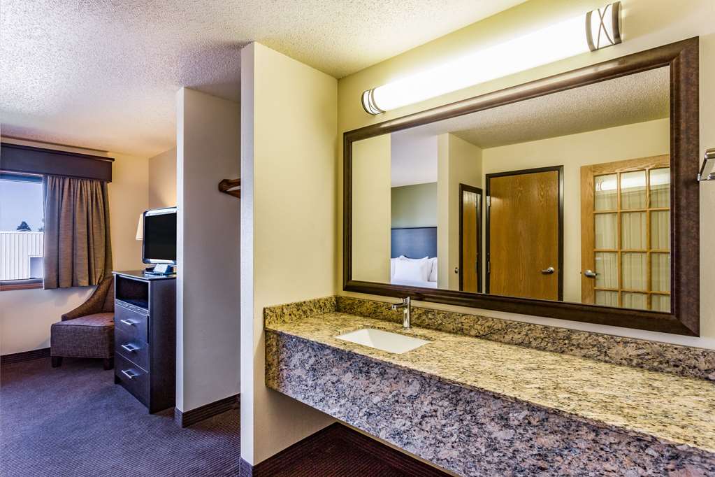AmericInn by Wyndham Hampton - photo 7