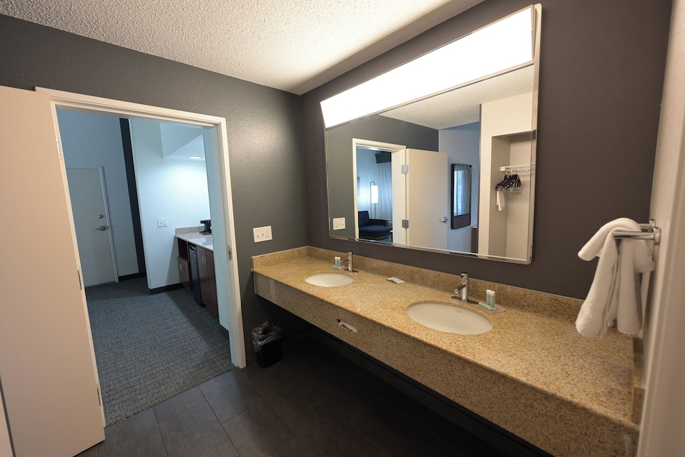 Courtyard by Marriott Albany - photo 17