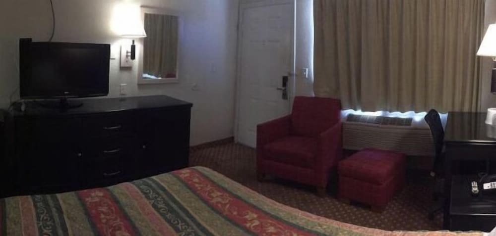 Hilltop Inn & Suites - photo 13